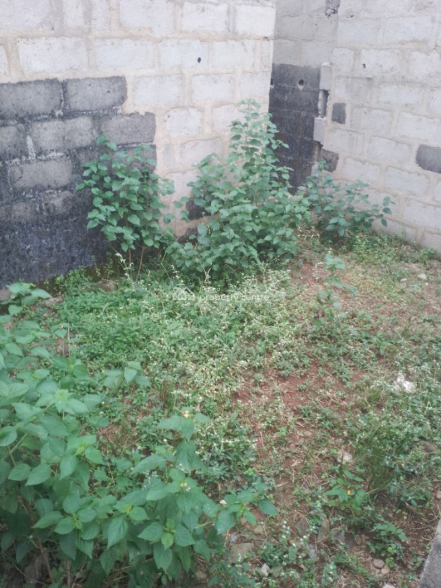 2 Bedroom with Bq, Agunfoye Off Bayeku Road, Igbogbo, Ikorodu, Lagos, House for Sale