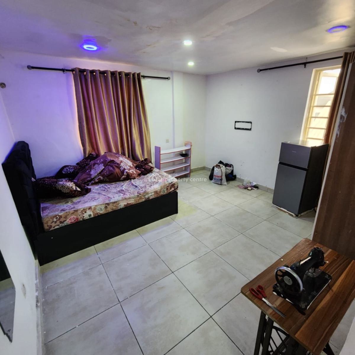 Single Room Shared Apartment, Lekki Conservation Road, Lekki Expressway, Lekki, Lagos, Flat / Apartment for Rent
