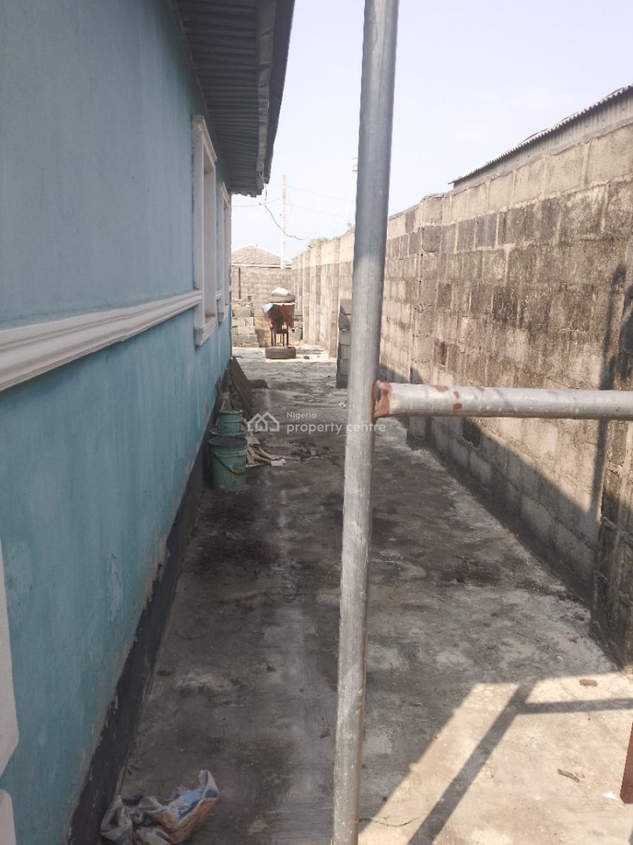 2 Bedroom Bungalow, L.f.i Estate Off Bayeku Road, Igbogbo, Ikorodu, Lagos, Detached Bungalow for Sale