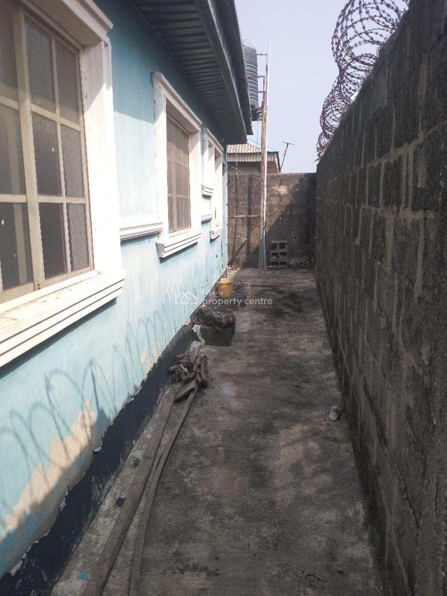 2 Bedroom Bungalow, L.f.i Estate Off Bayeku Road, Igbogbo, Ikorodu, Lagos, Detached Bungalow for Sale