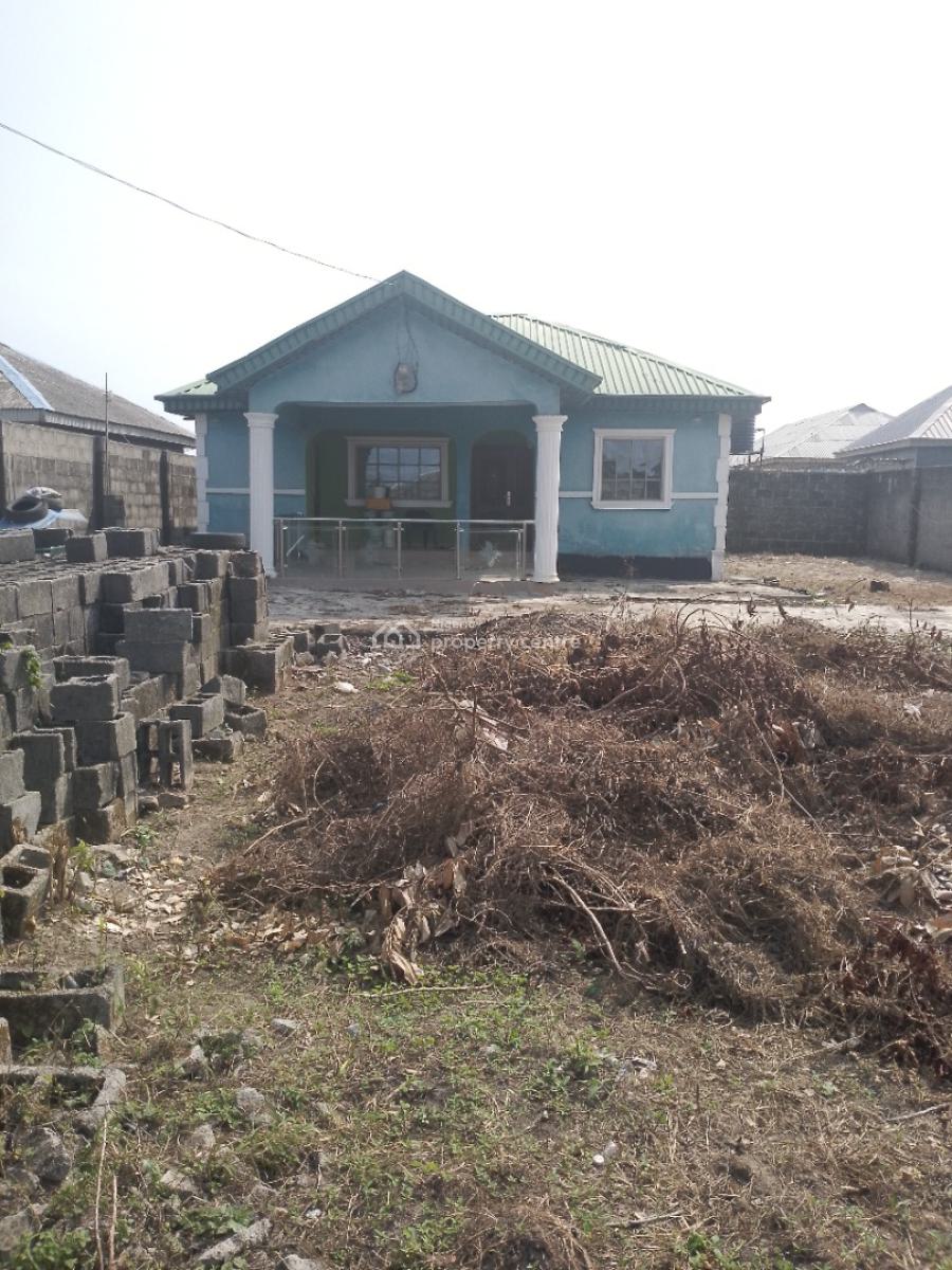 2 Bedroom Bungalow, L.f.i Estate Off Bayeku Road, Igbogbo, Ikorodu, Lagos, Detached Bungalow for Sale