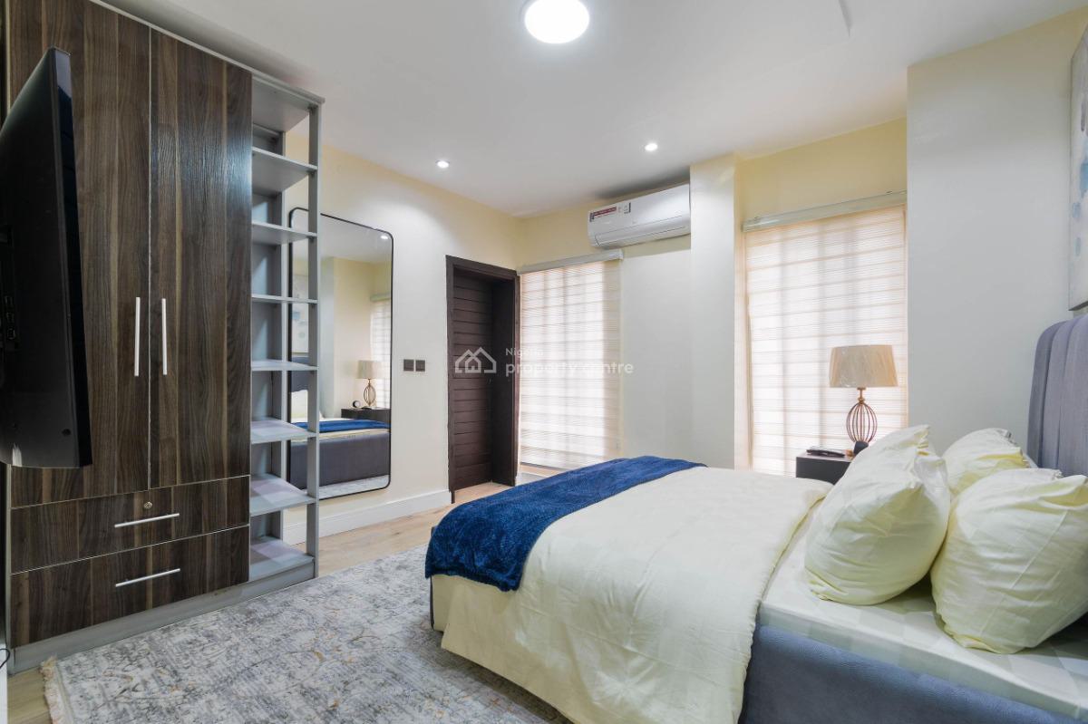 Sophisticated 3 Bedroom Apartment, Lekki Phase 1, Lekki, Lagos, Flat / Apartment Short Let