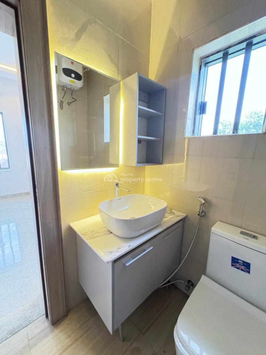 Strategically Located 4 Bedroom Semi-detached Duplex, Kolapo Ishola Gra, Akobo, Ibadan, Oyo, Semi-detached Duplex for Sale