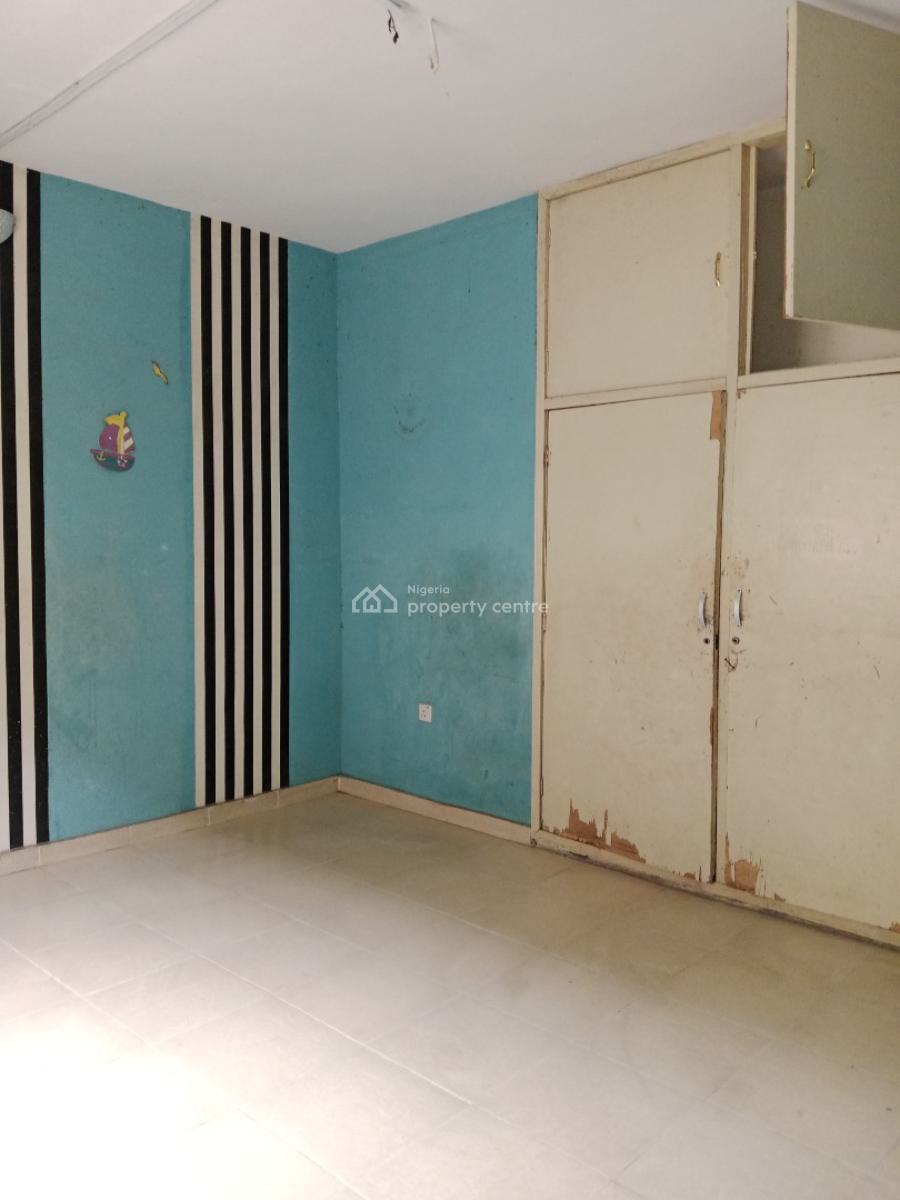 Spacious 3 Bedroom Flat with Large Compound, Omole Phase 1, Ikeja, Lagos, Flat / Apartment for Rent