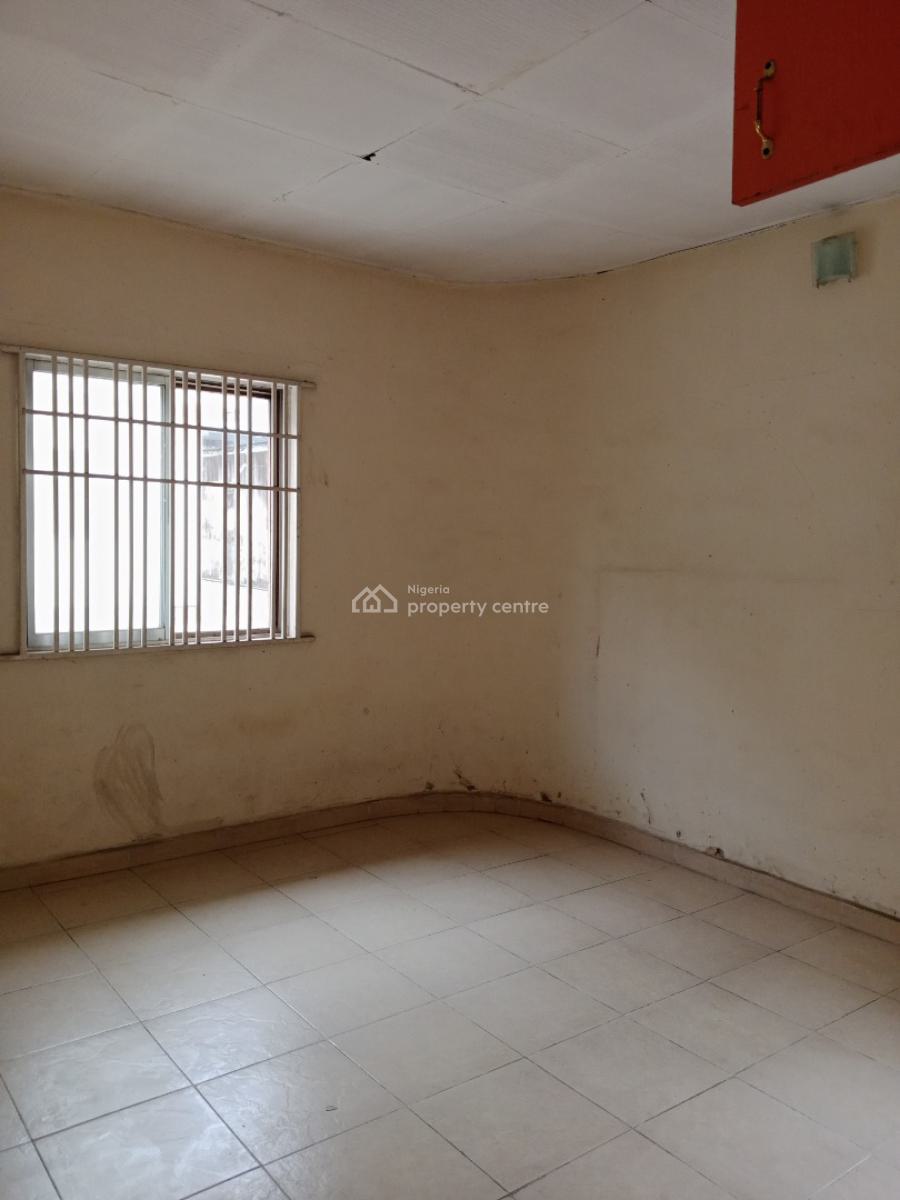 Spacious 2 Bedroom Flat with Large Compound, Omole Phase 1, Ikeja, Lagos, Flat / Apartment for Rent