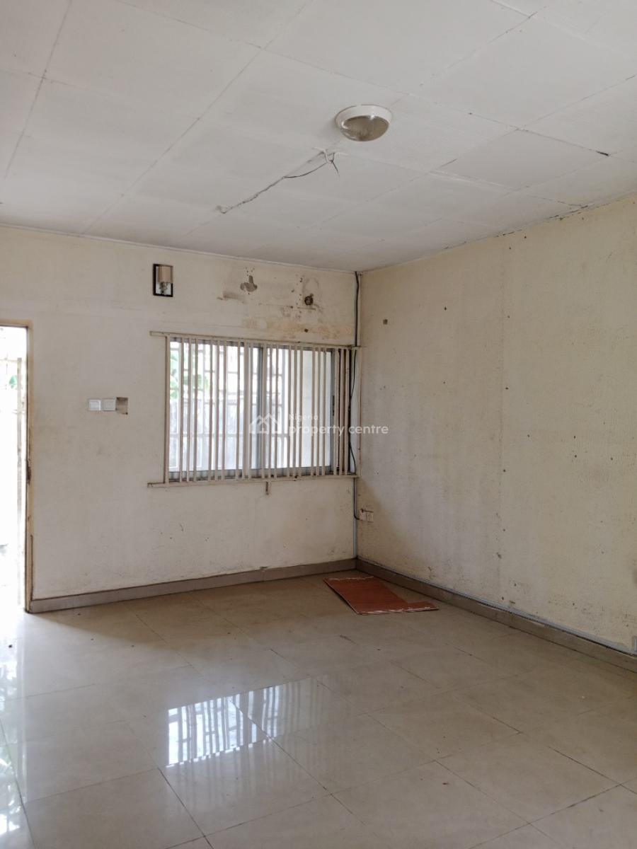 Spacious 2 Bedroom Flat with Large Compound, Omole Phase 1, Ikeja, Lagos, Flat / Apartment for Rent