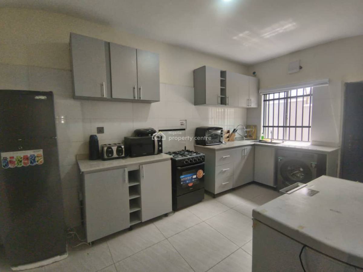 Newly Furnished  Serviced 3 Bedroom Apartment, Akora Estate, Adeniyi Jones, Ikeja, Lagos, Flat / Apartment for Rent