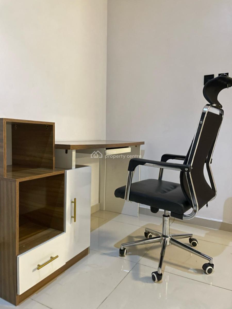 Tomi Lush 2 Bedroom Penthouse, Lekki Phase 1, Lekki, Lagos, Flat / Apartment Short Let