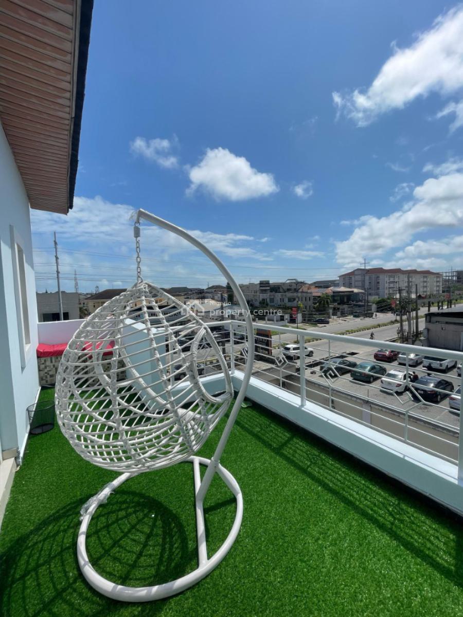 Tomi Lush 2 Bedroom Penthouse, Lekki Phase 1, Lekki, Lagos, Flat / Apartment Short Let