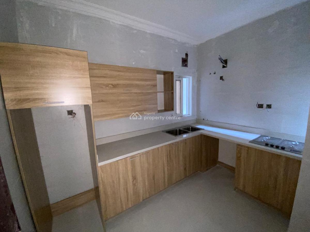 2 Bedroom Fully Serviced Apartment, Off Admiralty Way, Lekki Phase 1, Lekki, Lagos, Block of Flats for Sale