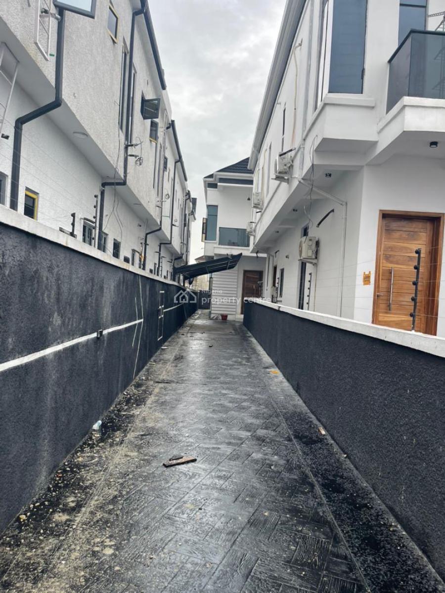 4 Bedroom Semi-detached Duplex with Bq, Ikota, Lekki, Lagos, Semi-detached Duplex for Rent