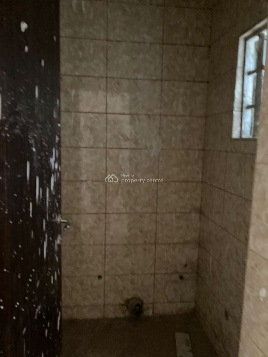 Well-finished 4-bedroom Detached House with a Penthouse, Leisure Court Estate, Airport Road, Lugbe District, Abuja, House for Sale