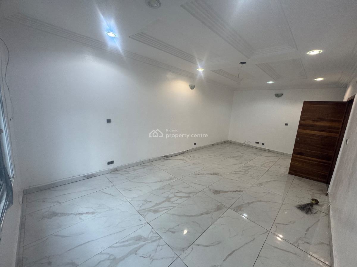 a Nice  Fully Serviced 2 Bedroom Apartment (downstairs), Off Freedom Way, Lekki Phase 1, Lekki, Lagos, Flat / Apartment for Rent