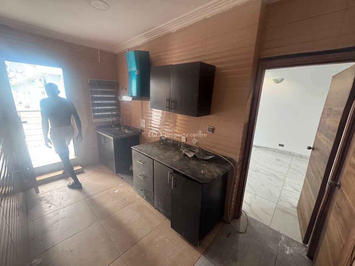 a Nice  Fully Serviced 2 Bedroom Apartment (downstairs), Off Freedom Way, Lekki Phase 1, Lekki, Lagos, Flat / Apartment for Rent