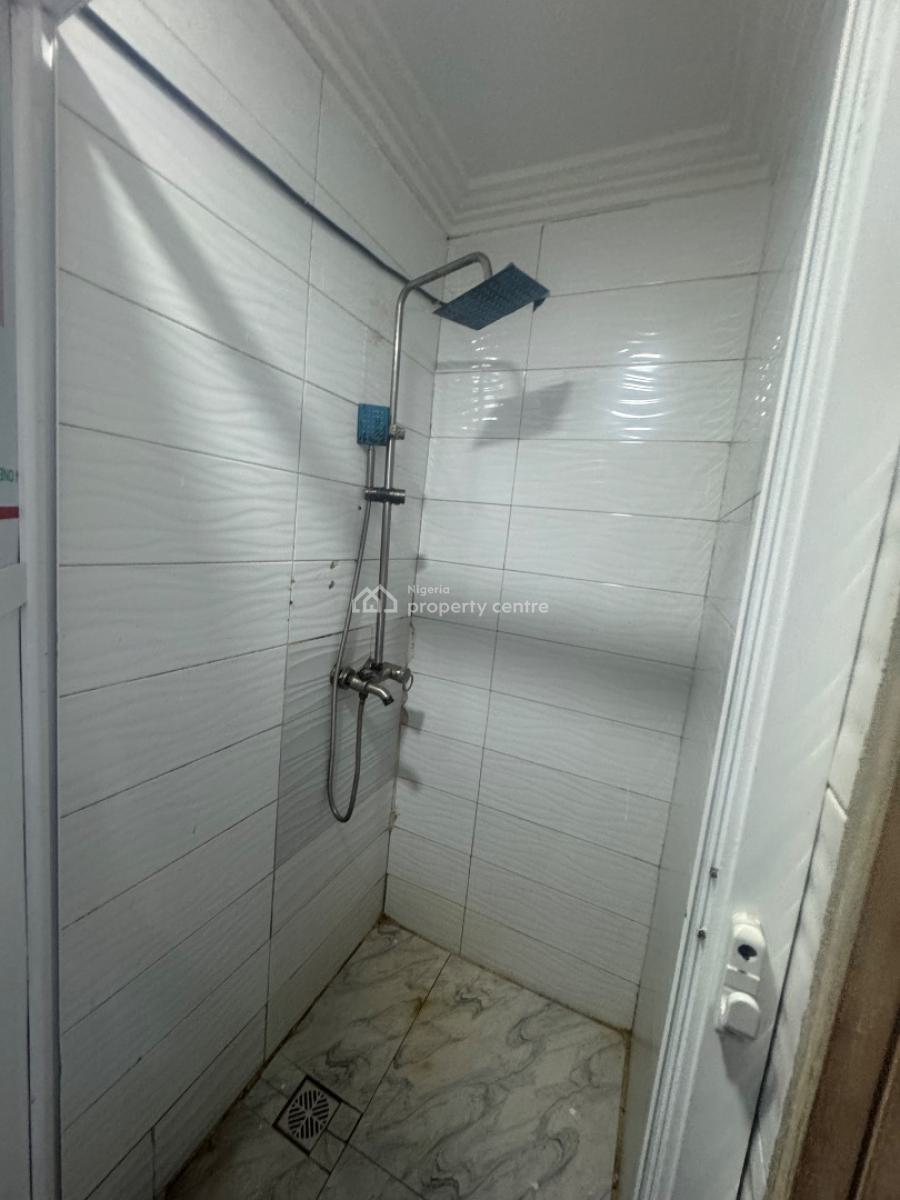 a Nice  Fully Serviced 2 Bedroom Apartment (downstairs), Off Freedom Way, Lekki Phase 1, Lekki, Lagos, Flat / Apartment for Rent