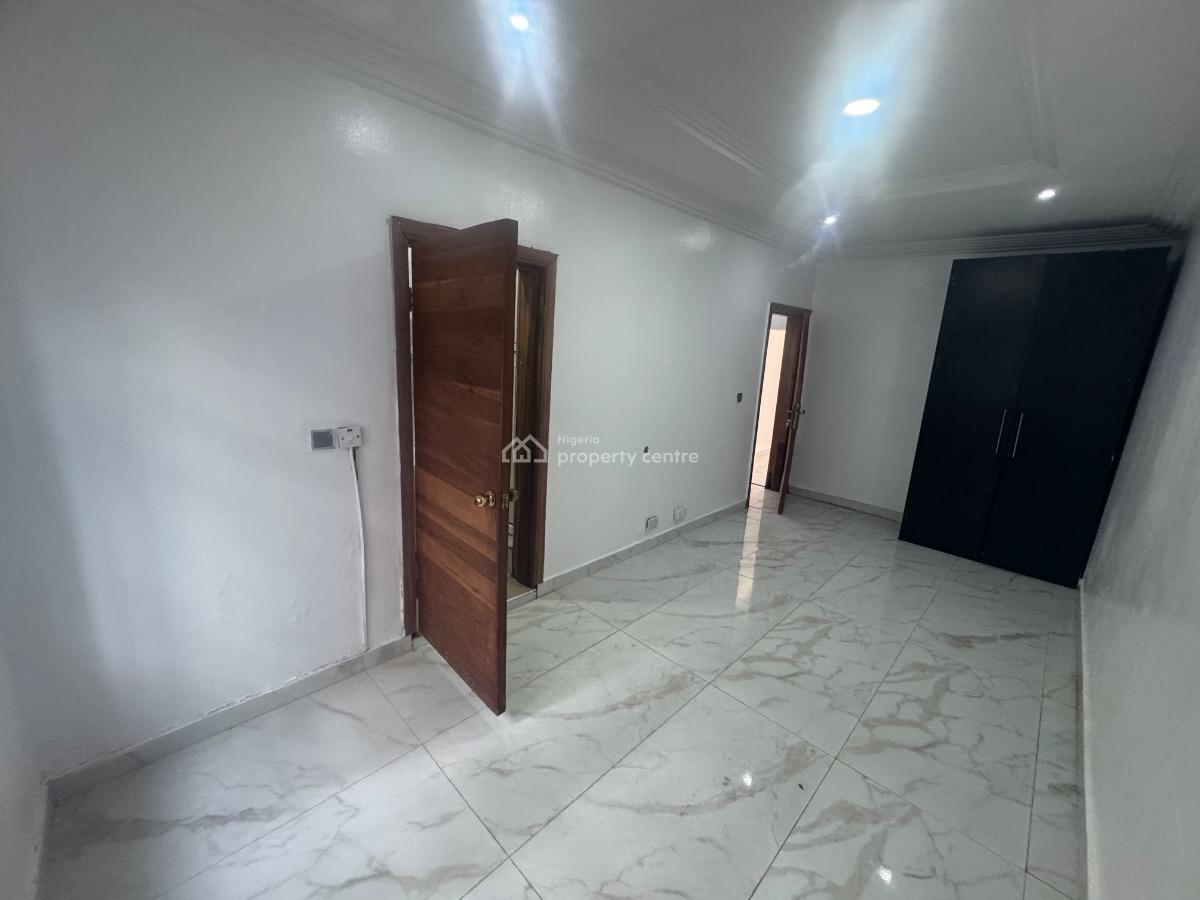 a Nice  Fully Serviced 2 Bedroom Apartment (downstairs), Off Freedom Way, Lekki Phase 1, Lekki, Lagos, Flat / Apartment for Rent
