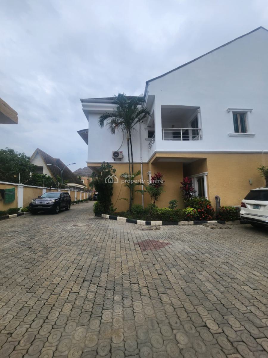 Renovated 4 Bedrooms Terrace Duplex with Bq, Maitama District, Abuja, Terraced Duplex for Rent