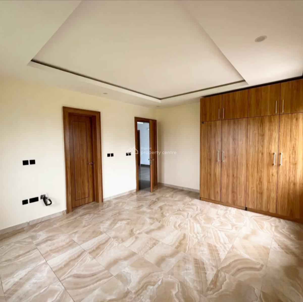 Smart 2 Bedroom Apartment in a Serviced Court, Off Admiralty Way, Lekki Phase 1, Lekki, Lagos, Flat / Apartment for Rent