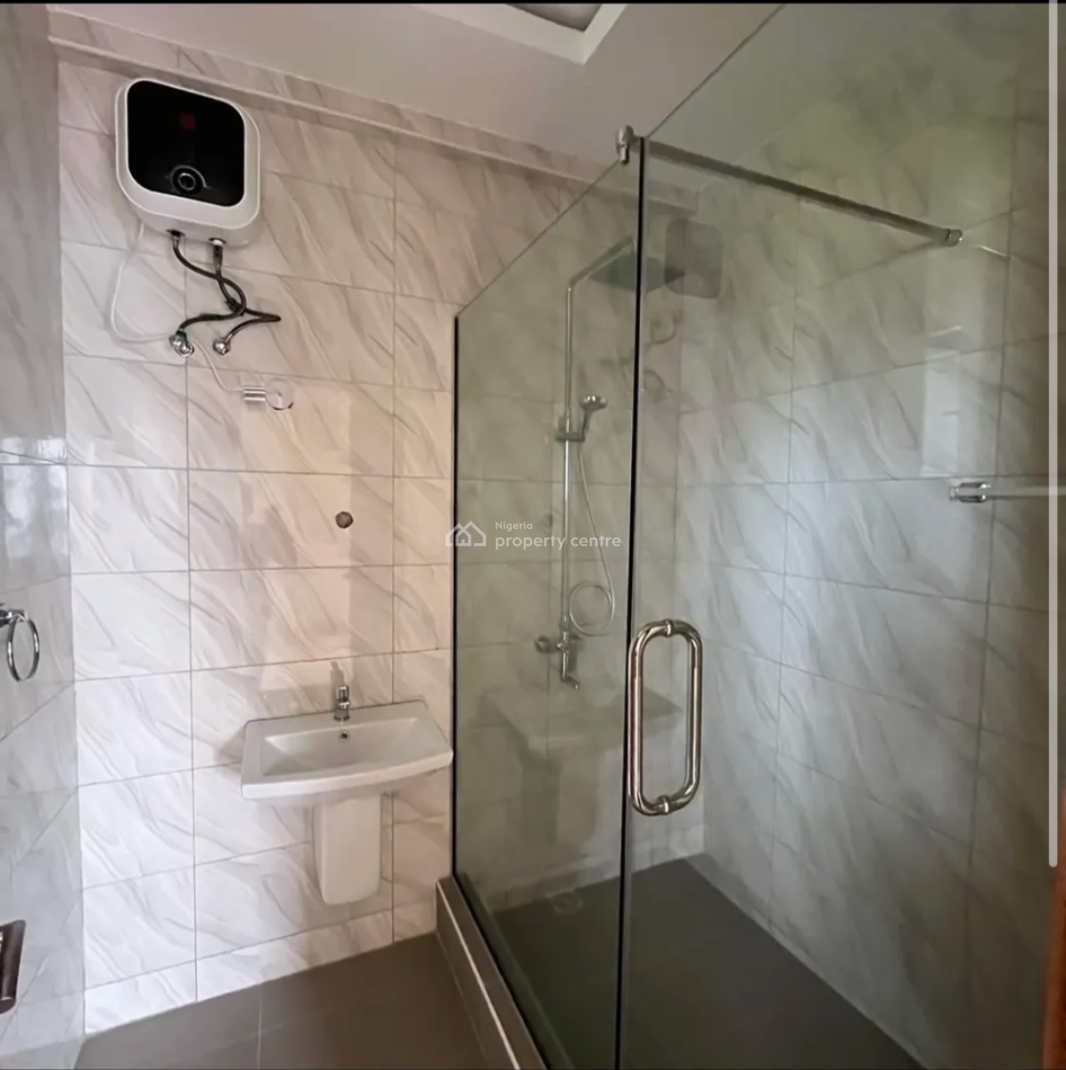 Smart 2 Bedroom Apartment in a Serviced Court, Off Admiralty Way, Lekki Phase 1, Lekki, Lagos, Flat / Apartment for Rent