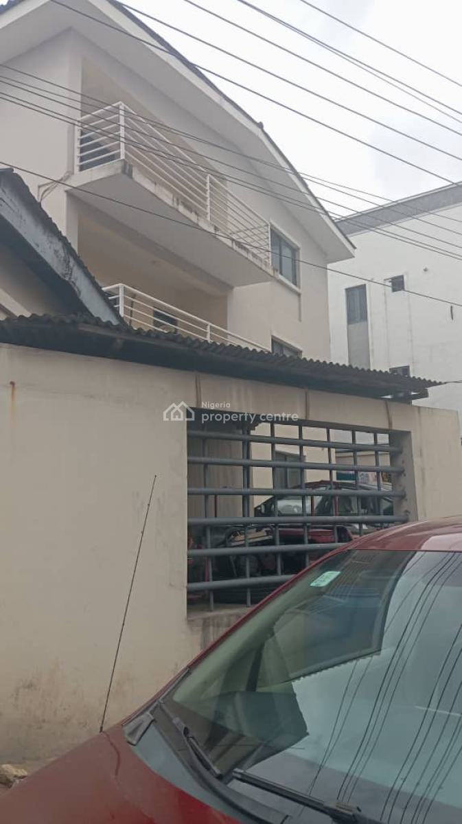 3 Bedroom Flat Upstairs All Rooms Ensuite with Guests Toilet, Maryland, Lagos, House for Sale