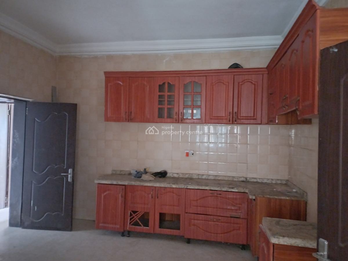 Spacious 3 Bedroom Flat on The Ground Floor, Mabushi, Abuja, Flat / Apartment for Rent