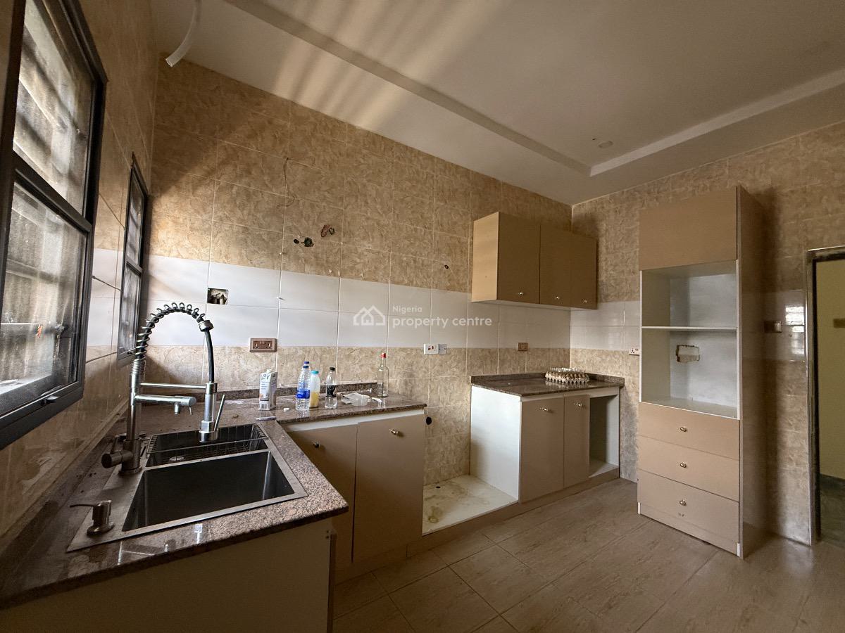 Beautiful Spacious 3 Bedroom Flat No Bq, Gilmore, Jahi, Abuja, Flat / Apartment for Rent
