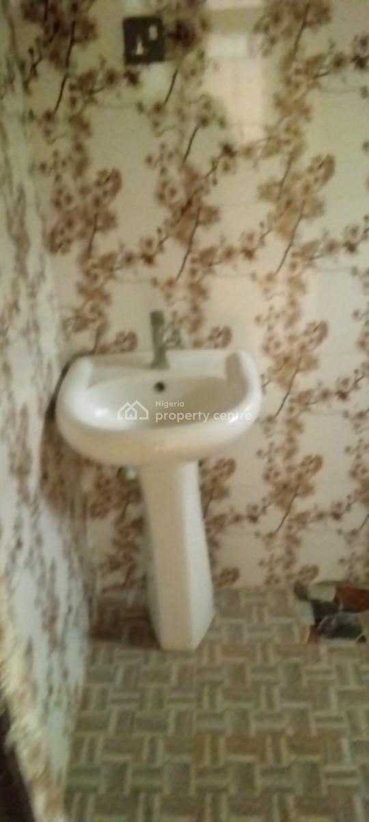 a Spacious 2 Bedroom Apartment, Lucky Fiber Road, Ikorodu, Lagos, Flat / Apartment for Rent
