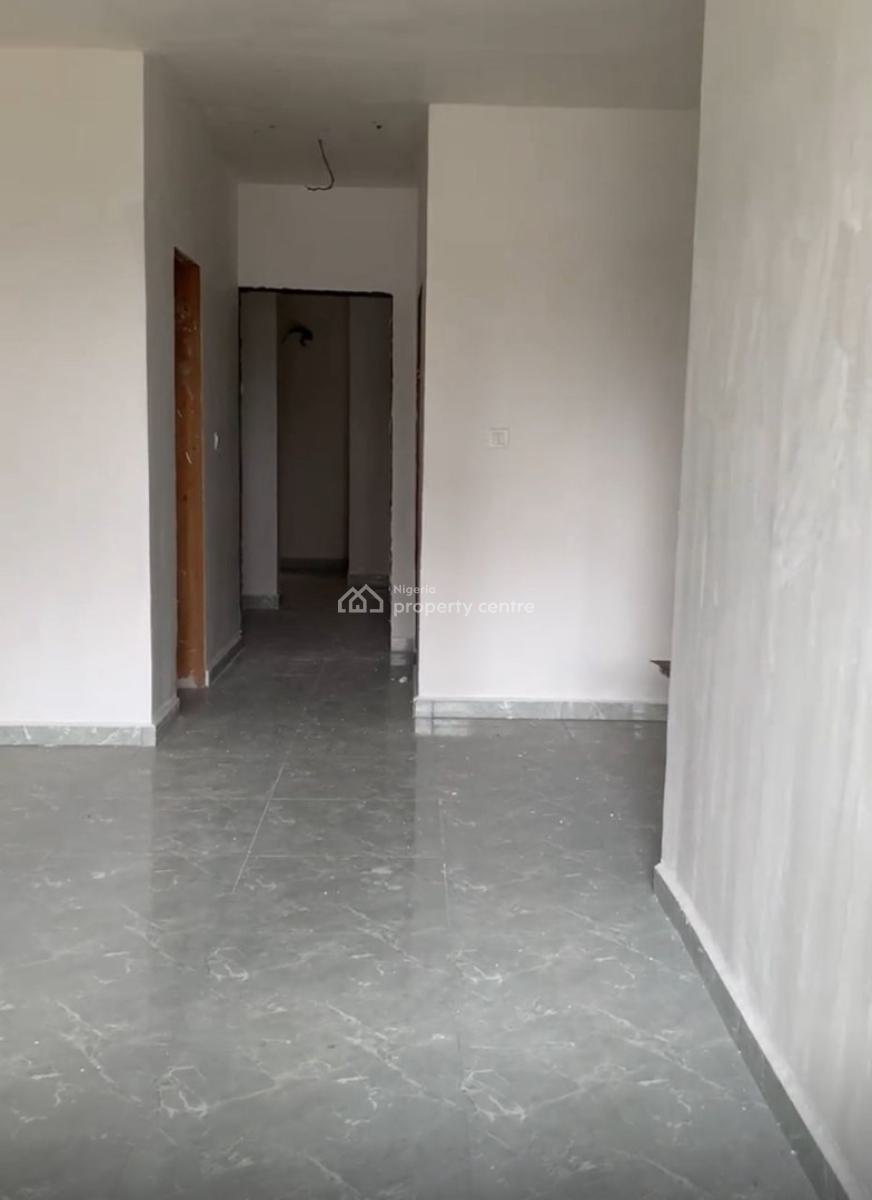 ️3 Bedroom Flat Apartment, Without B/q, on Eric Moore Road, Surulere, Lagos, House for Sale