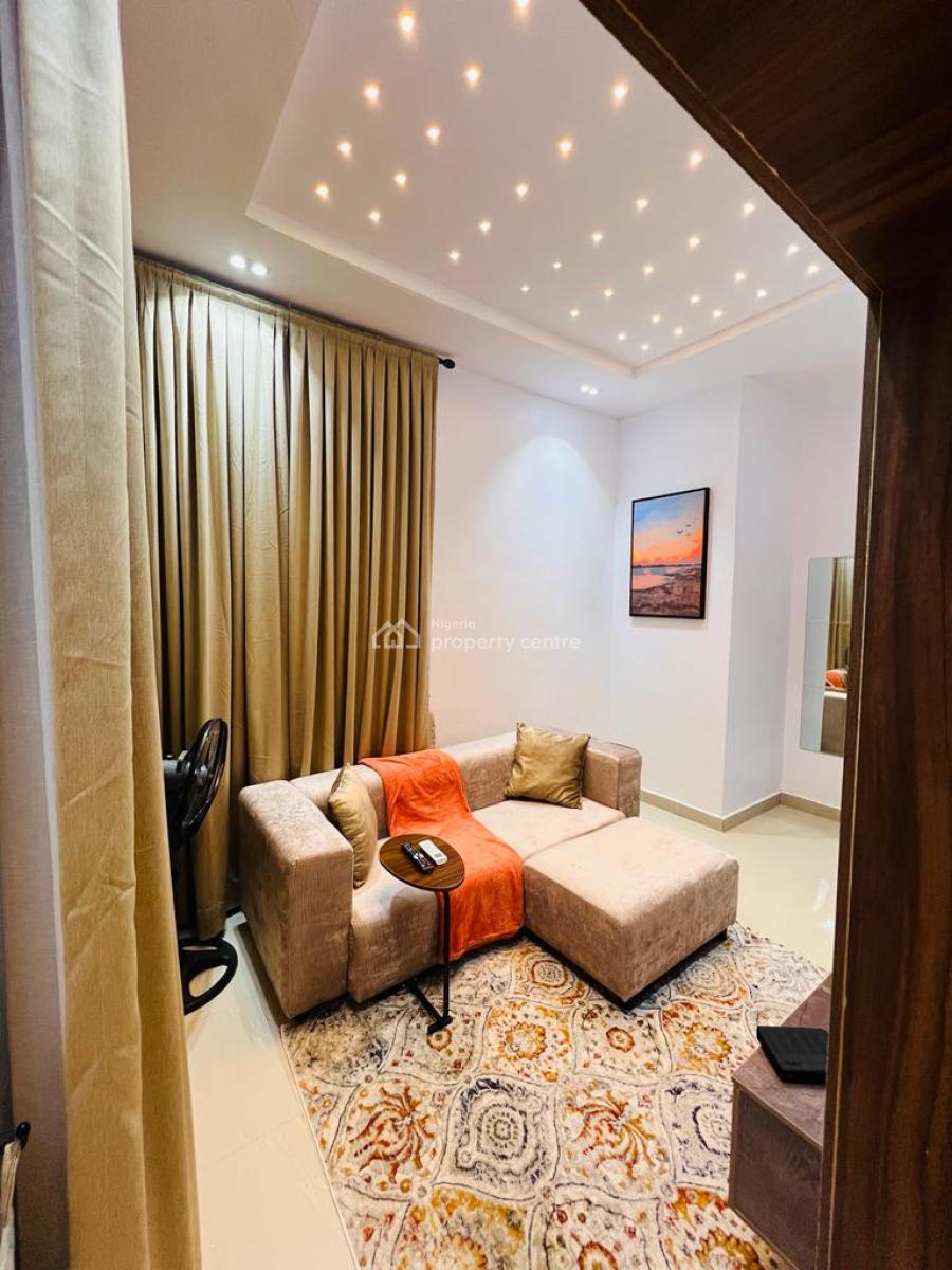 1 Bedroom Luxury and Tastefully Furnished, Lekki Phase 1, Lekki, Lagos, Mini Flat (room and Parlour) Short Let