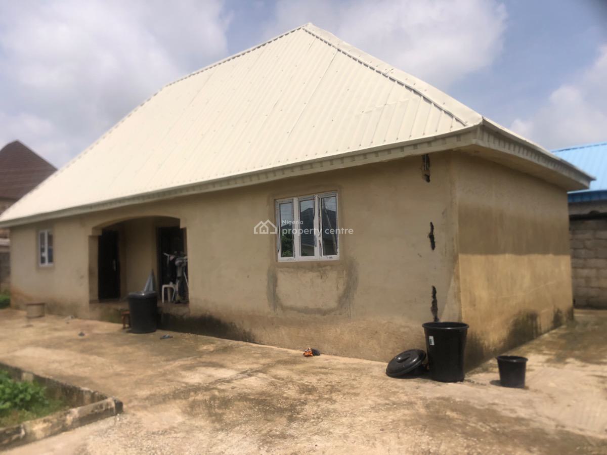 Conner Piece 700 Sqm Plot with a 2 Bedroom Bq & Gatehouse, Crd Estate, Lugbe District, Abuja, Detached Bungalow for Sale