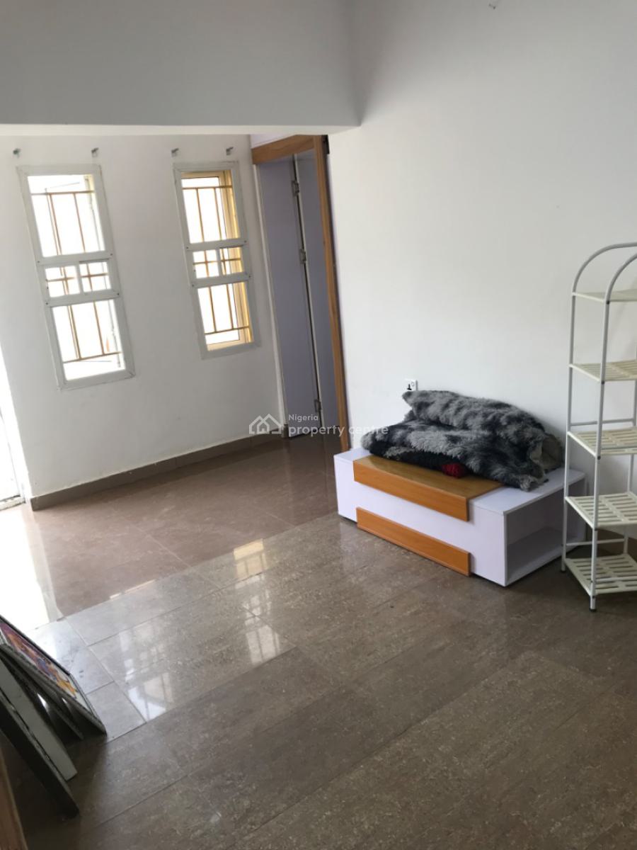Very Standard Clean Service Mini Flat @lekki Phase 1, Lekki Phase 1, Lekki, Lagos, Mini Flat (room and Parlour) for Rent