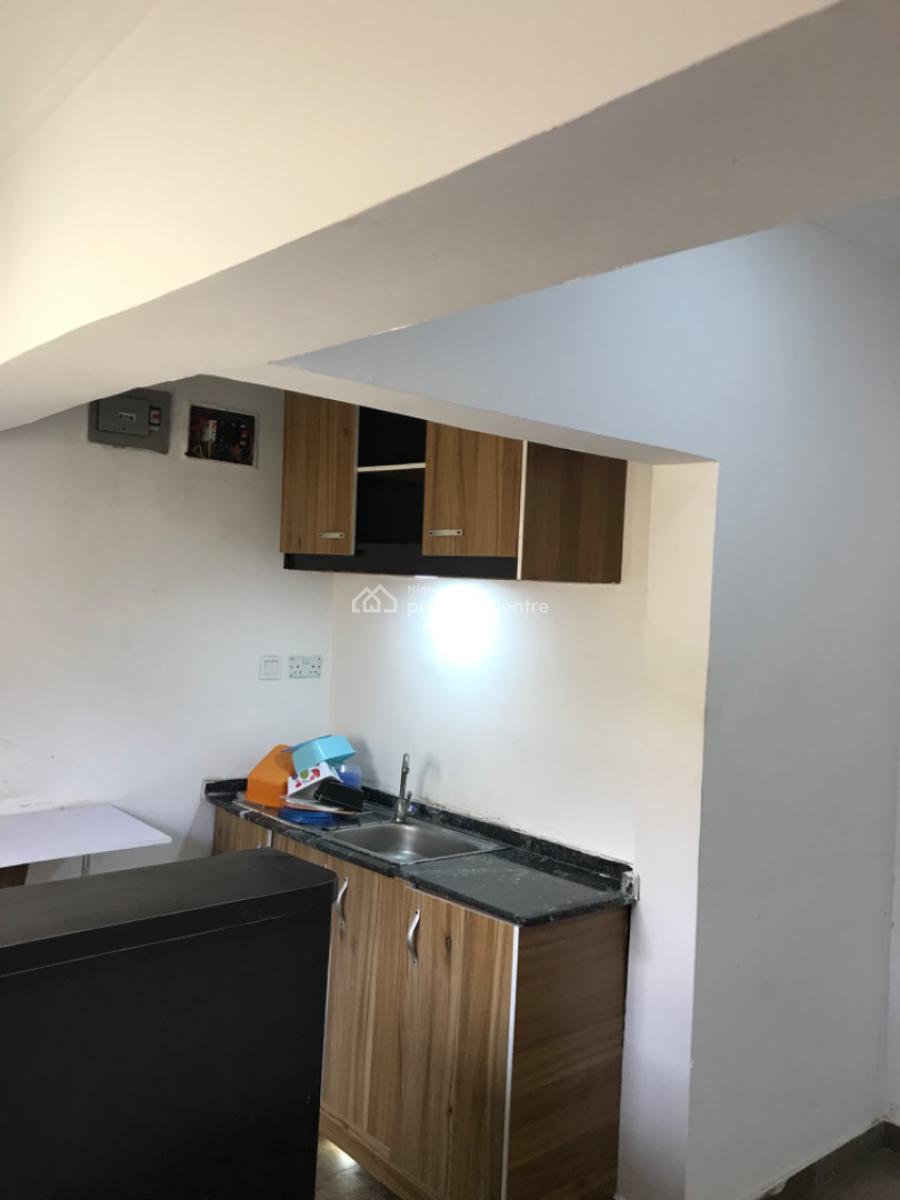 Very Standard Clean Service Mini Flat @lekki Phase 1, Lekki Phase 1, Lekki, Lagos, Mini Flat (room and Parlour) for Rent