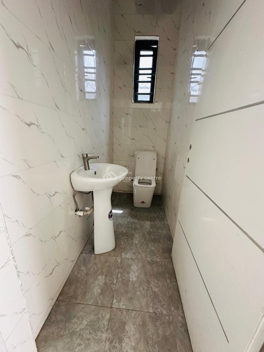 Spaciously Built Exquisite 5 Bedroom Detached Duplex with a Bq, Magodo, Lagos, House for Sale