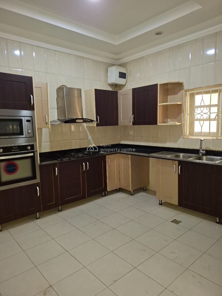 Standard and Serviced 3 Bedroom Apartment, Area 11, Garki, Abuja, Flat / Apartment for Rent