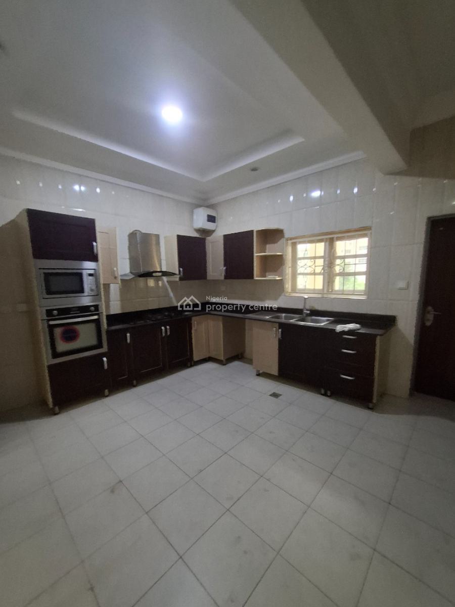 Standard and Serviced 3 Bedroom Apartment, Area 11, Garki, Abuja, Flat / Apartment for Rent