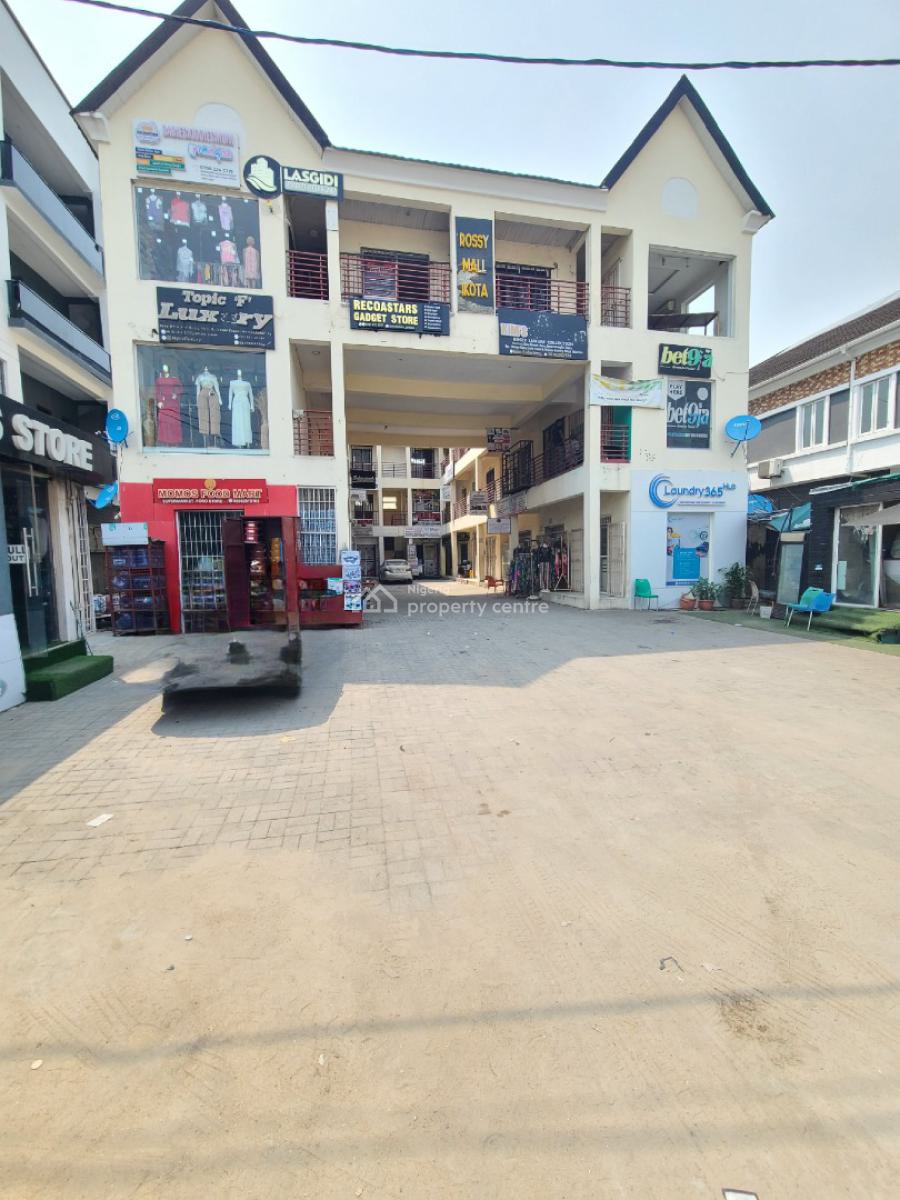 Commercial Shop _ 1st Floor, Lekki County, Ikota, Lekki, Lagos, Plaza / Complex / Mall for Rent