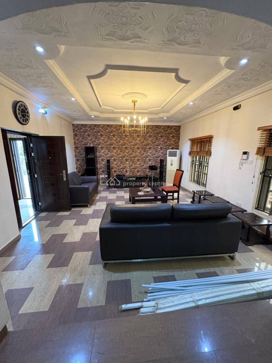Distress 5 Bedroom Detached House Built on 500sqm, Carlton Gate Estate Chevron, Lekki, Lagos, Detached Duplex for Sale