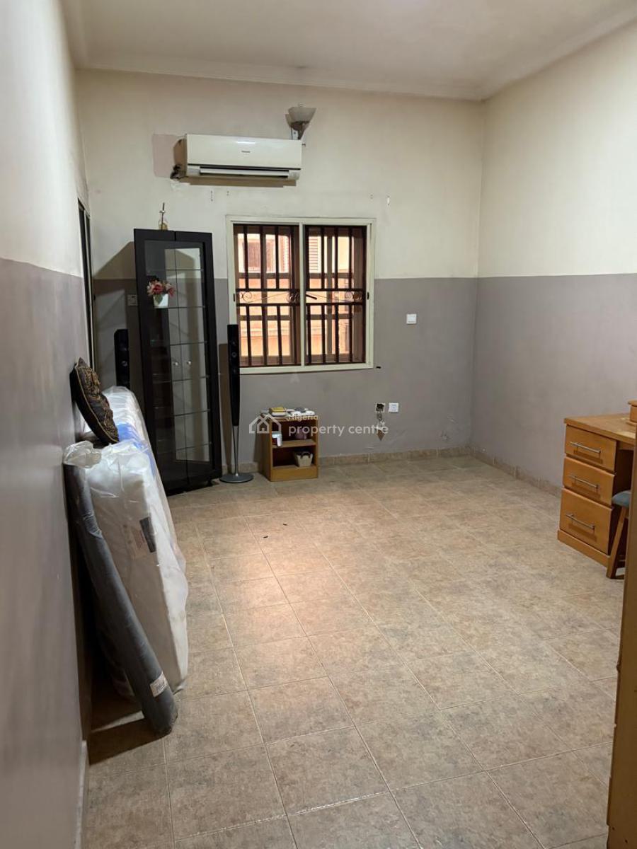 Distress 5 Bedroom Detached House Built on 500sqm, Carlton Gate Estate Chevron, Lekki, Lagos, Detached Duplex for Sale