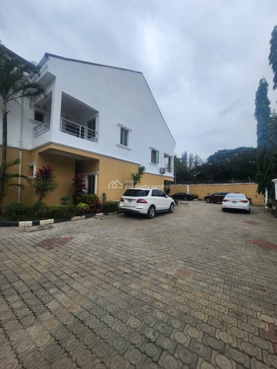 Luxury Spacious 4 Bedroom Duplex with Bq, Maitama District, Abuja, Terraced Duplex for Rent