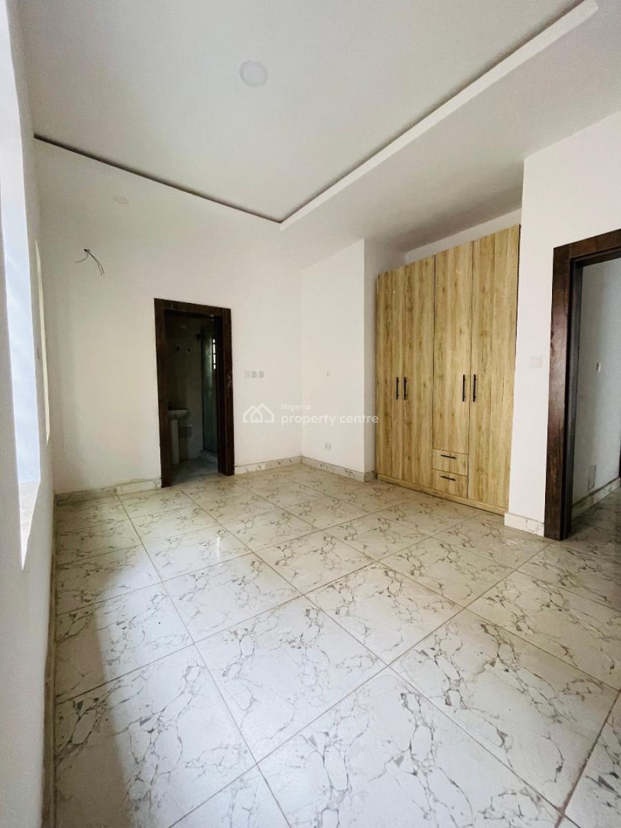 Magnificently Built 3 Bedrooms Apartment, Plus Swimming Pool, Ikeja Gra, Ikeja, Lagos, Flat / Apartment for Sale