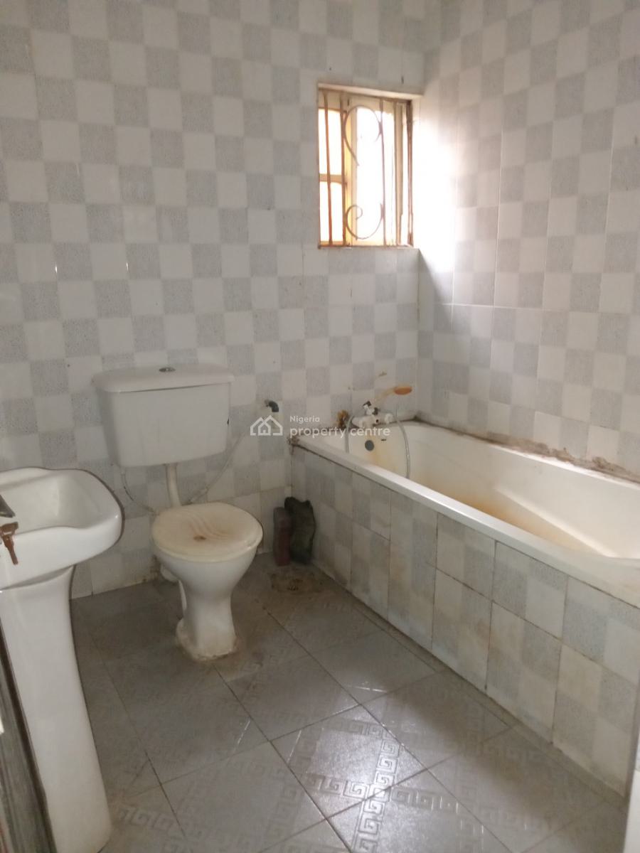 Spacious 3 Bedrooms Flat, Downstairs, Ogombo, Ajah, Lagos, Flat / Apartment for Rent