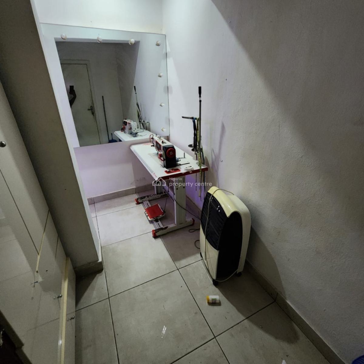 Clean and Spacious Semi Masters Bedroom with Water Heater Available, Conservation Center Chevron Toll Gate, Lekki, Lagos, Self Contain (single Rooms) for Rent