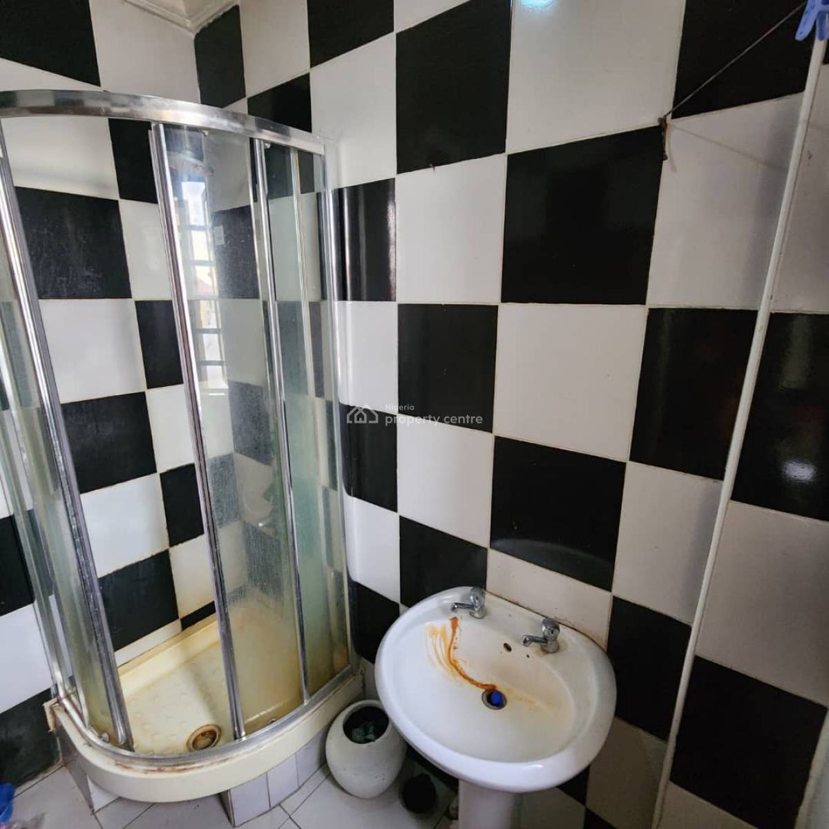 Clean and Spacious Room in a Shared Apartment (duplex), Behind Conservation Center, Chevron Toll Gate, Lekki, Lagos, Self Contain (single Rooms) for Rent