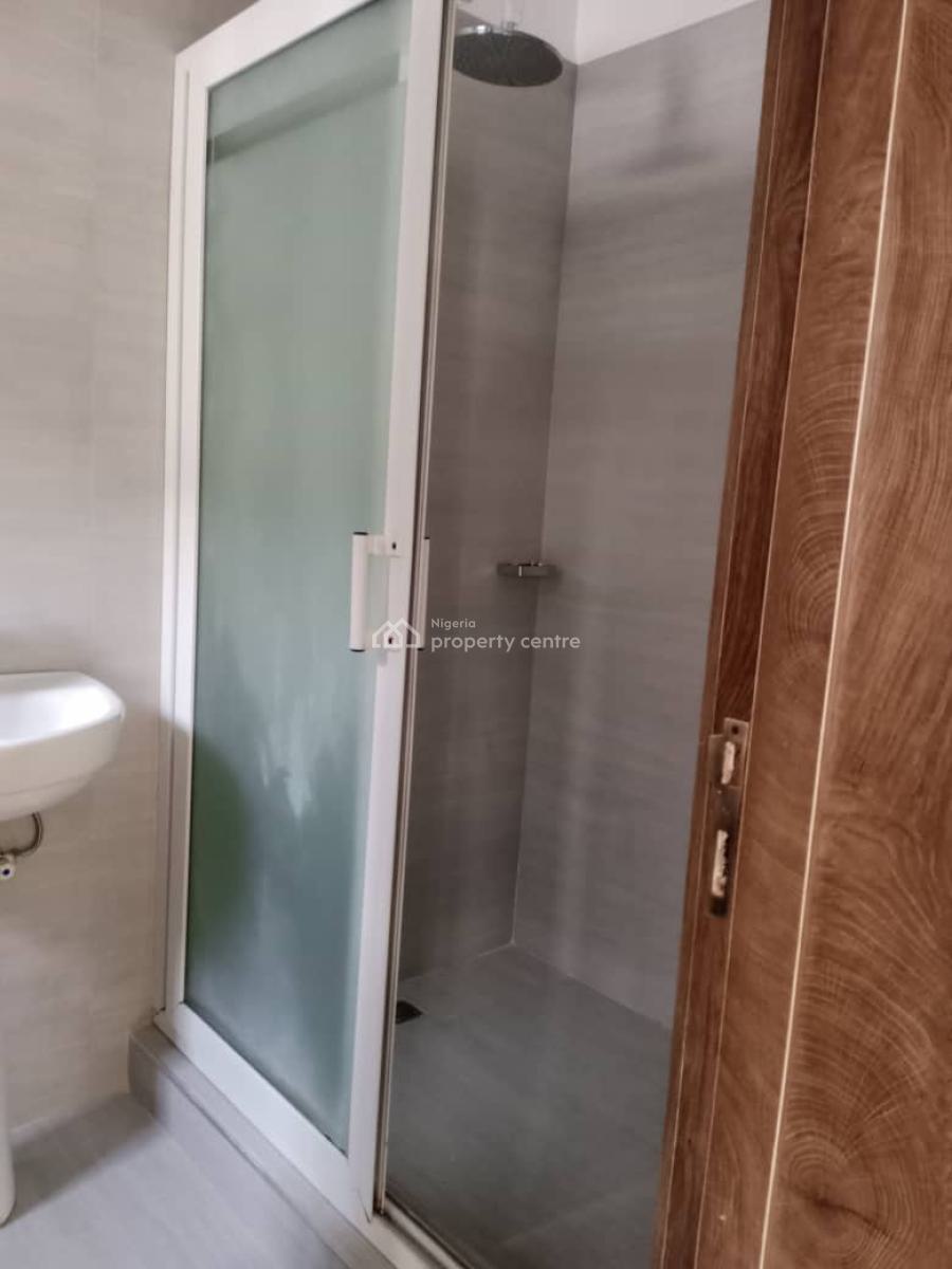 2 Bedroom Newly Renovated Apartment in an Estate, Lekki Phase 1, Lekki, Lagos, Flat / Apartment for Rent