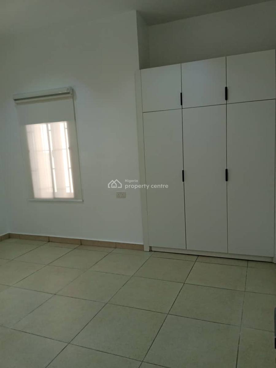2 Bedroom Newly Renovated Apartment in an Estate, Lekki Phase 1, Lekki, Lagos, Flat / Apartment for Rent