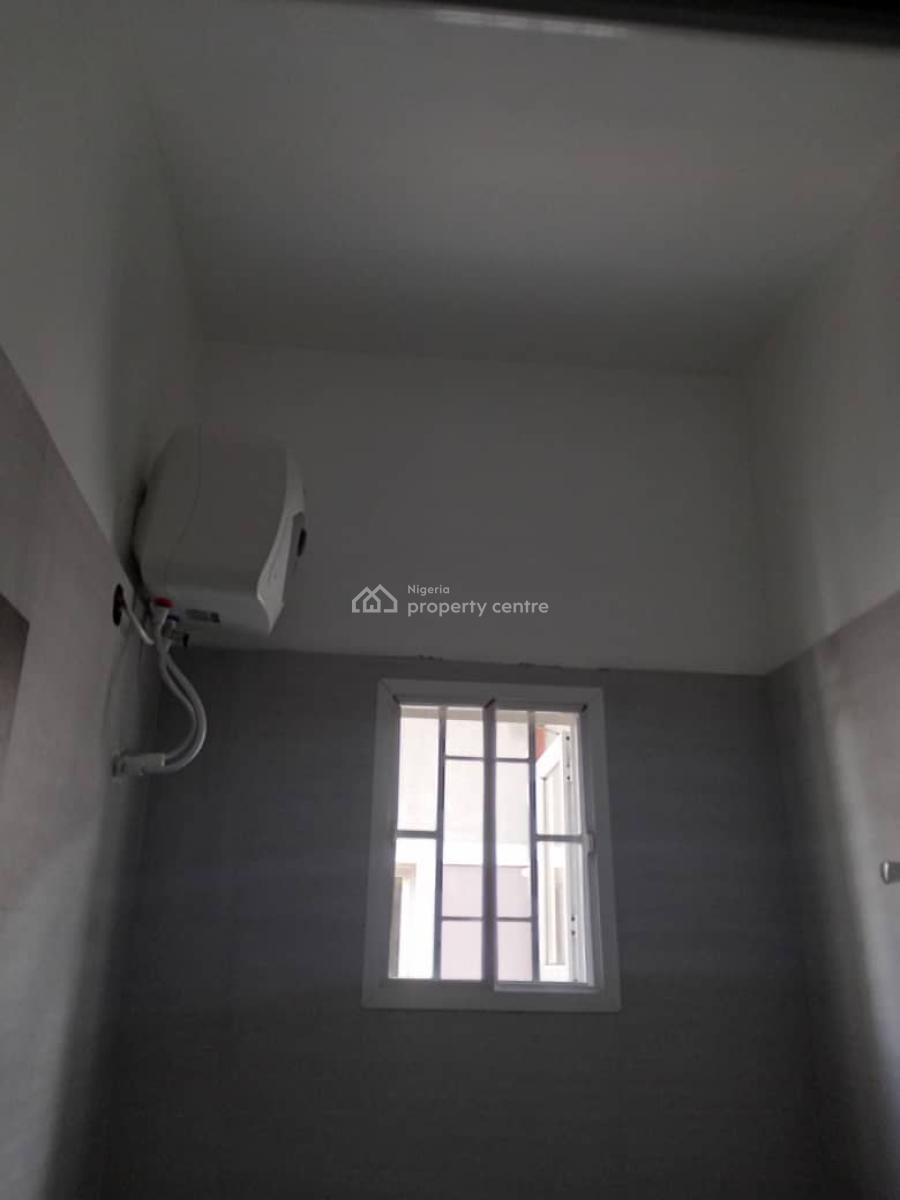 2 Bedroom Newly Renovated Apartment in an Estate, Lekki Phase 1, Lekki, Lagos, Flat / Apartment for Rent