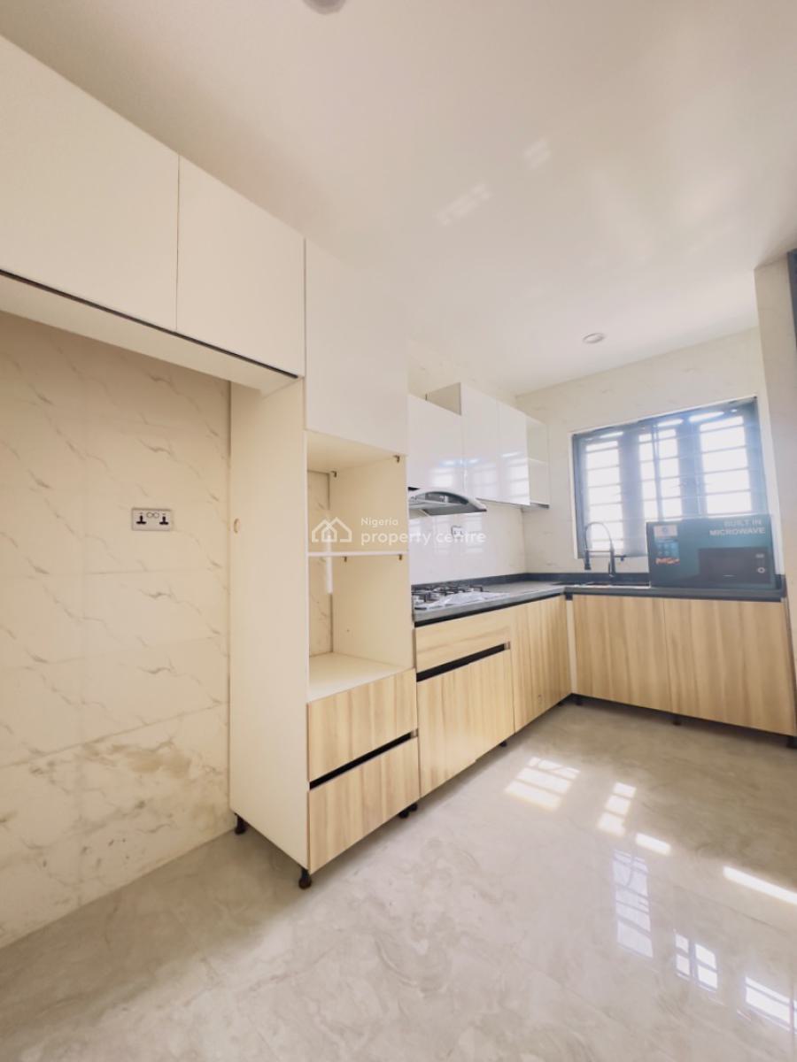 3 Bedrooms Apartment with Swimming Pool and Gym, Lekki, Lagos, Flat / Apartment for Sale
