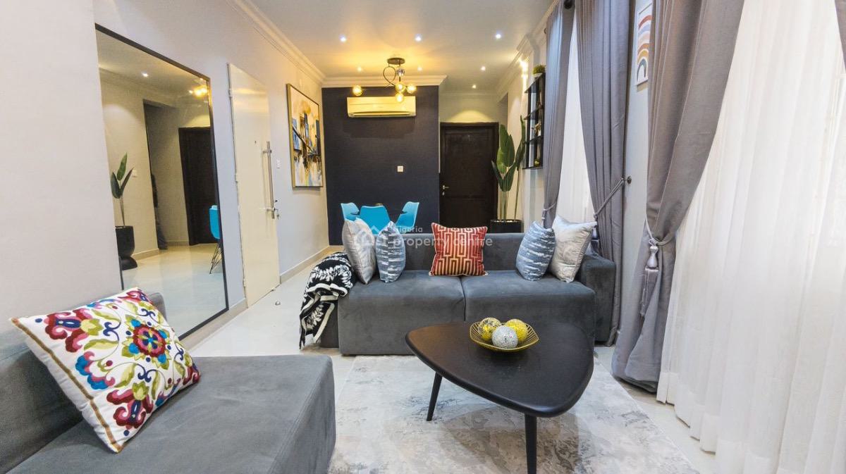 Tastefully Furnished 2 Bedroom Apartment with Pool and Gym Now Avail, Lekki Phase 1, Lekki, Lagos, Flat / Apartment Short Let