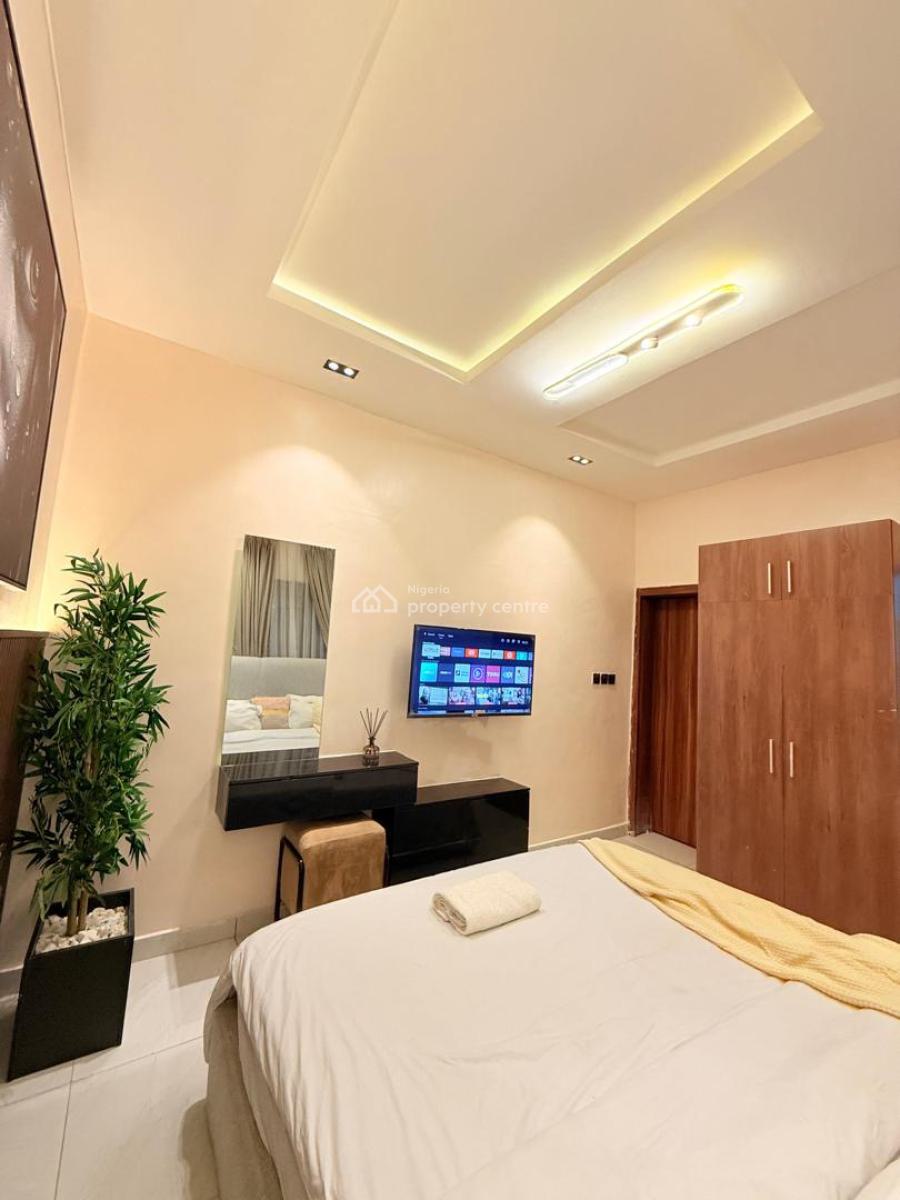 2 Bedroom Apartment with Snooker Board,bathtub and Other Amenities, Lekki Phase 1, Lekki, Lagos, Flat / Apartment Short Let