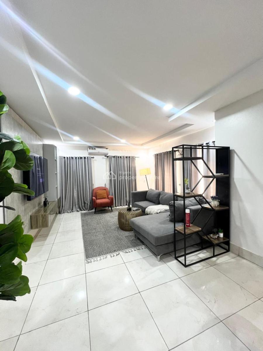 Luxury 3/4-bedroom  Snooker   Ps5   Pool ‍️  Ceiling Blueto, Lekki Phase 1, Lekki, Lagos, Flat / Apartment Short Let